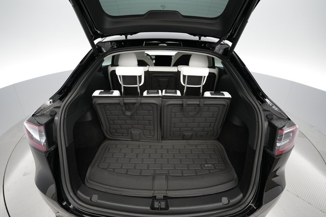 2023 Tesla Model Y — photo 6 of 21