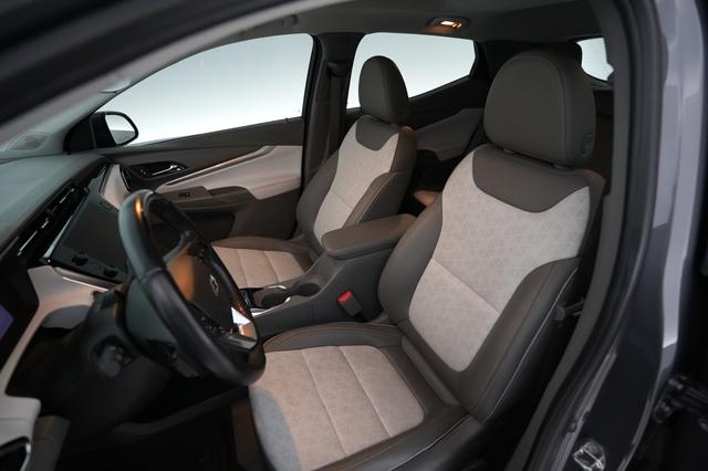 2022 Chevrolet Bolt EUV — photo 3 of 22