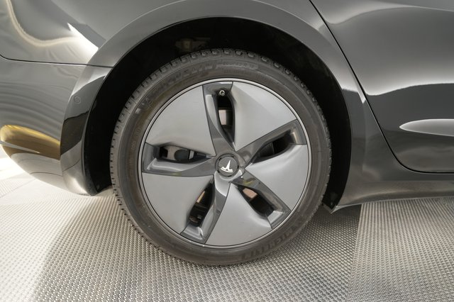 2019 Tesla Model 3 — photo 7 of 24