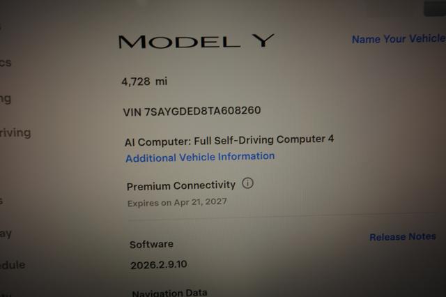 2026 Tesla Model Y — photo 5 of 22