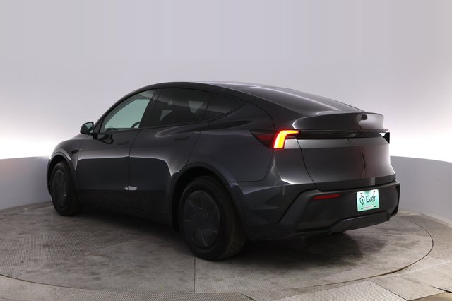 2026 Tesla Model Y — photo 13 of 22
