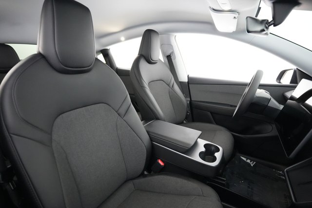 2026 Tesla Model Y — photo 18 of 22