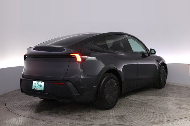 2026 Tesla Model Y — photo 2 of 22