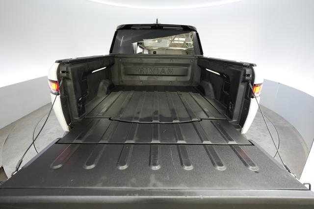 2023 Rivian R1T — photo 6 of 22