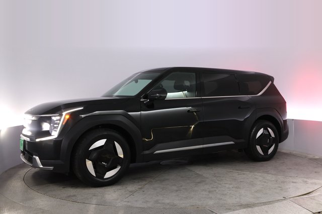 2024 Kia EV9 — photo 14 of 26