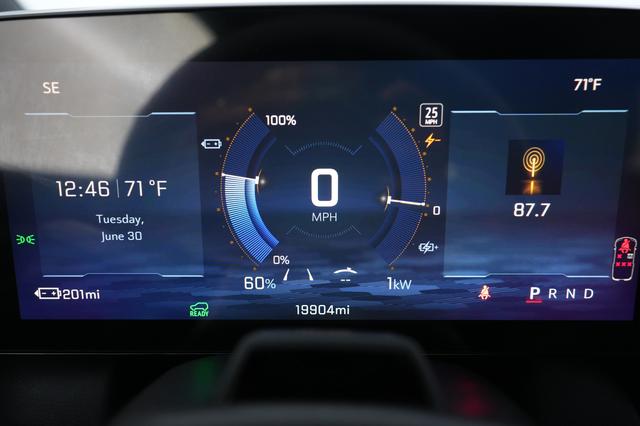 2024 Chevrolet Equinox EV — photo 5 of 22