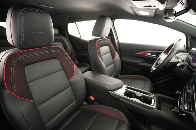 2024 Chevrolet Equinox EV — photo 18 of 22