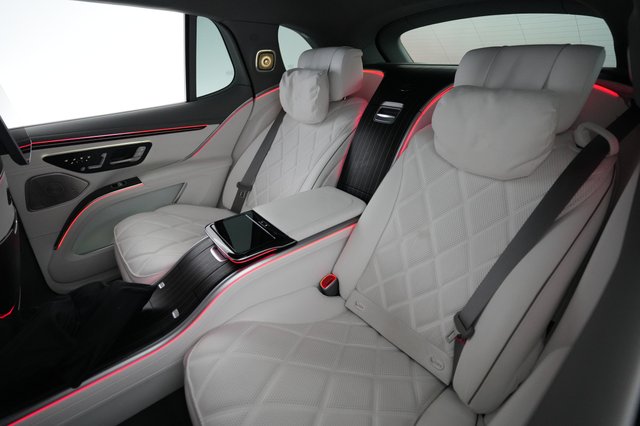 2024 Mercedes-Benz EQS SUV — photo 19 of 23