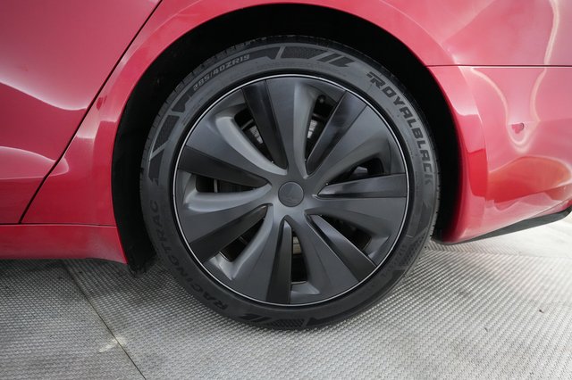 2022 Tesla Model S — photo 7 of 24