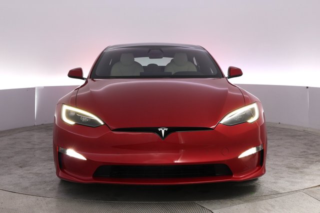 2022 Tesla Model S — photo 9 of 24