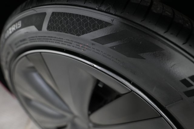 2022 Tesla Model S — photo 23 of 24