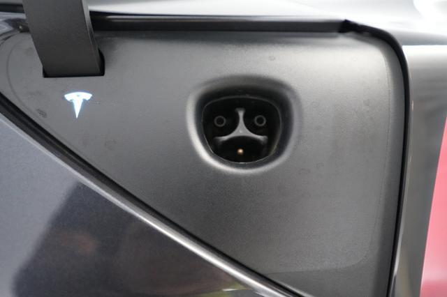 2024 Tesla Model 3 — photo 8 of 24