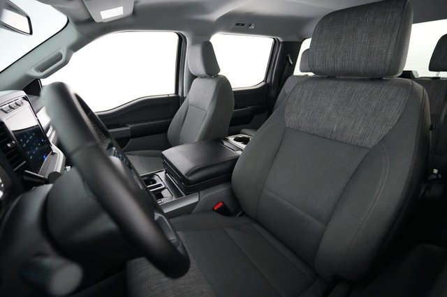 2023 Ford F-150 Lightning — photo 3 of 16