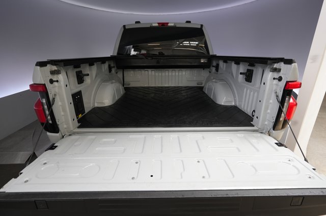 2023 Ford F-150 Lightning — photo 6 of 15