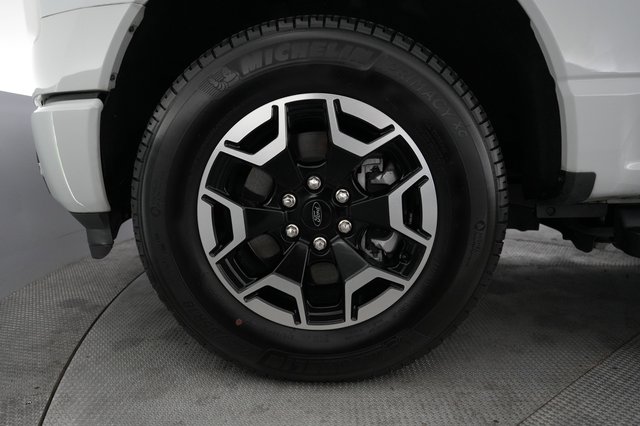 2023 Ford F-150 Lightning — photo 9 of 15