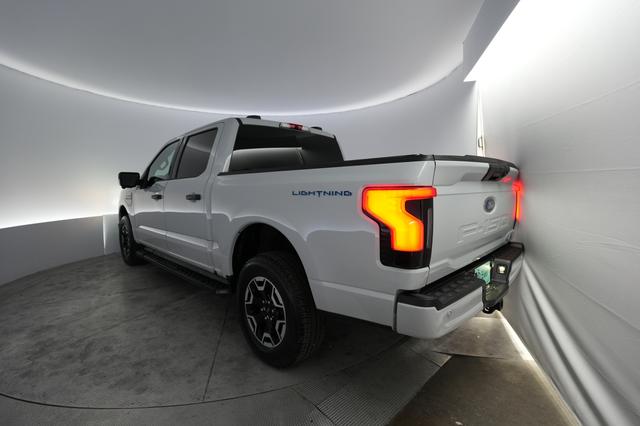 2023 Ford F-150 Lightning — photo 2 of 15