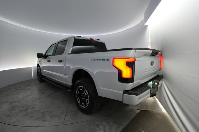 2023 Ford F-150 Lightning — photo 2 of 15