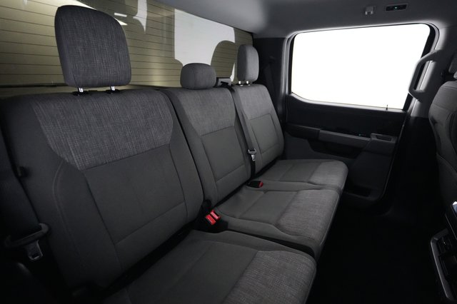 2023 Ford F-150 Lightning — photo 4 of 15