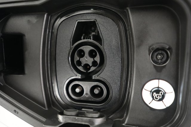 2024 Ford F-150 Lightning — photo 8 of 18