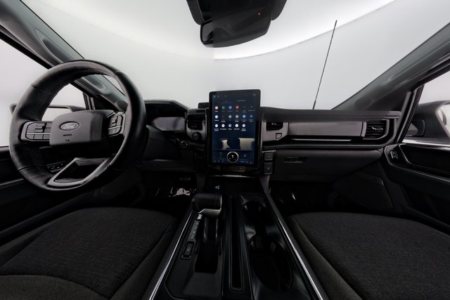 2024 Ford F-150 Lightning — photo 15 of 18