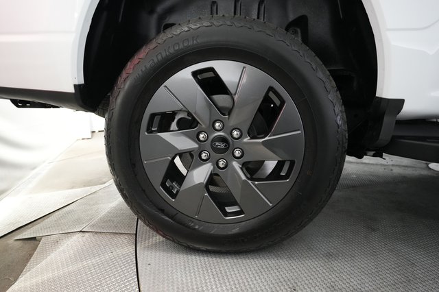 2024 Ford F-150 Lightning — photo 11 of 18