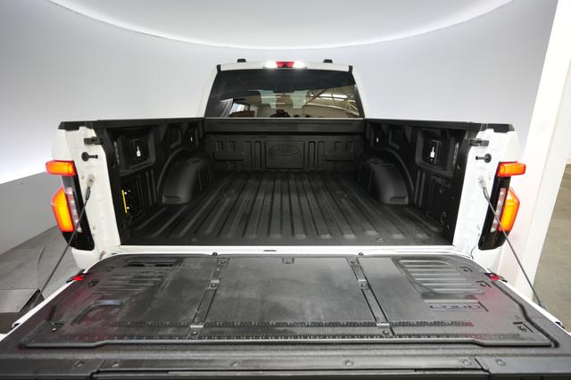 2024 Ford F-150 Lightning — photo 6 of 18