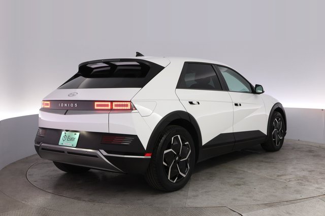 2024 Hyundai IONIQ 5 — photo 2 of 23