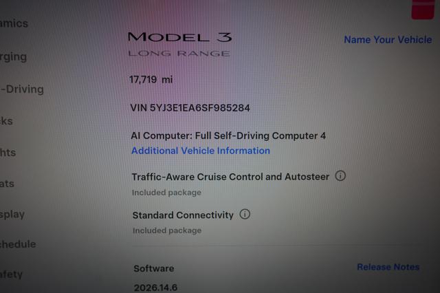 2025 Tesla Model 3 — photo 5 of 22