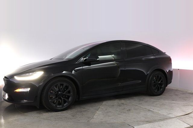 2023 Tesla Model X — photo 14 of 26