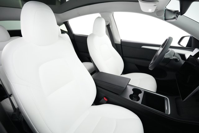 2023 Tesla Model Y — photo 18 of 25