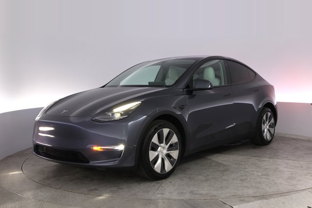 2023 Tesla Model Y — VIN 7SAYGDEE8PF621947