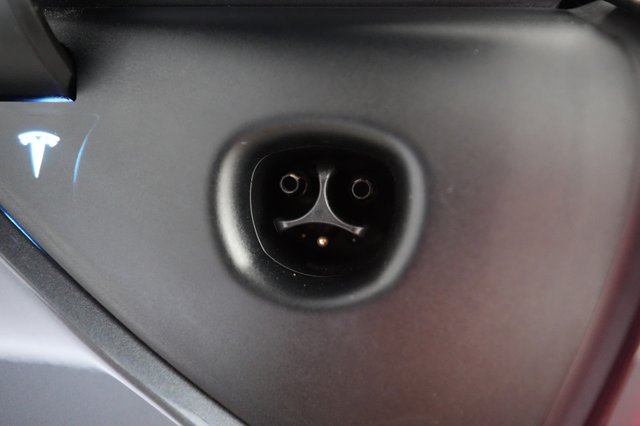 2023 Tesla Model Y — photo 8 of 25