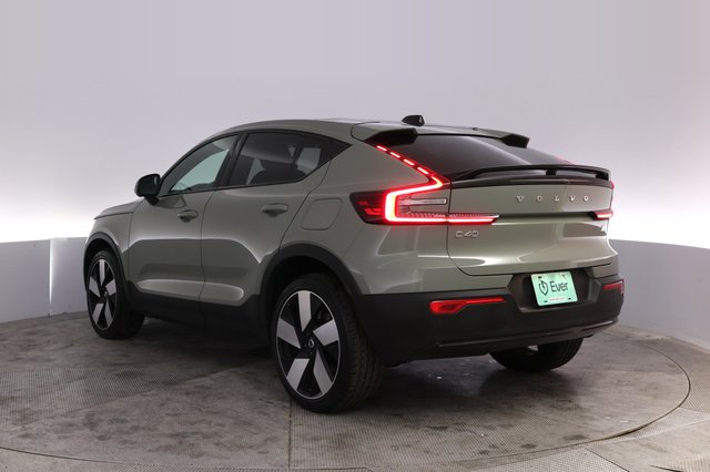 2023 Volvo C40 Recharge — photo 13 of 21