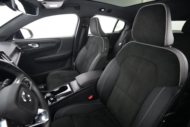 2023 Volvo C40 Recharge — photo 3 of 21