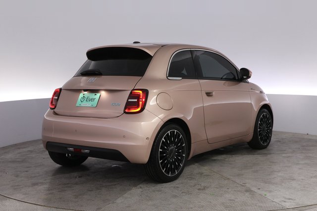 2024 Fiat 500e — photo 2 of 20