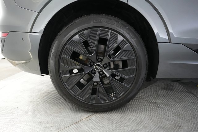 2024 Audi Q8 e-tron — photo 17 of 22