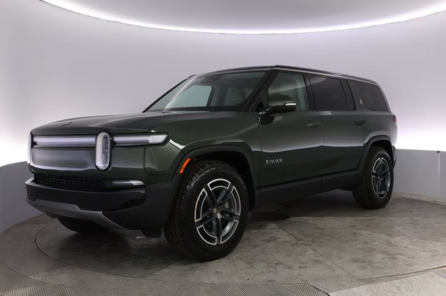 2025 Rivian R1S — VIN 7PDSGBBA5SN049974