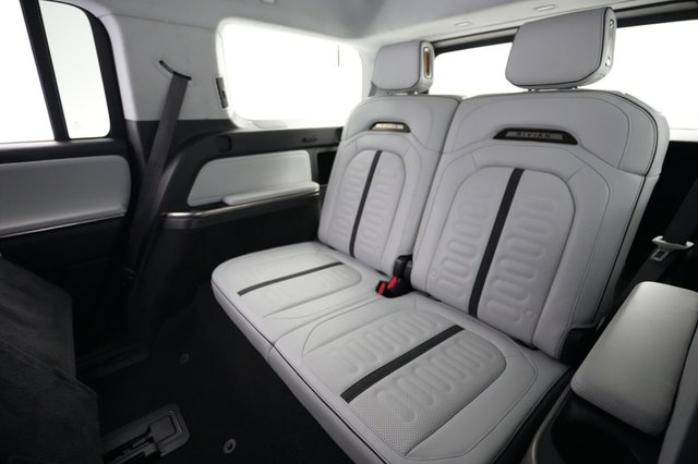 2025 Rivian R1S — photo 20 of 24