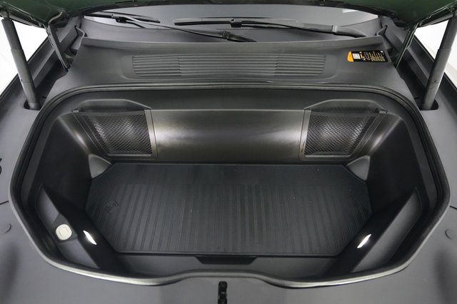 2025 Rivian R1S — photo 22 of 24