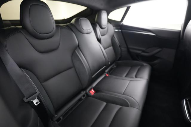 2026 Tesla Model S — photo 4 of 20