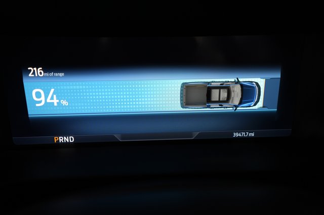 2022 Ford F-150 Lightning — photo 5 of 18