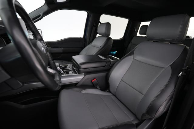 2022 Ford F-150 Lightning — photo 3 of 18