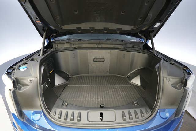 2022 Ford F-150 Lightning — photo 17 of 18