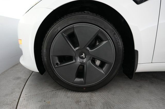 2023 Tesla Model 3 — photo 15 of 28