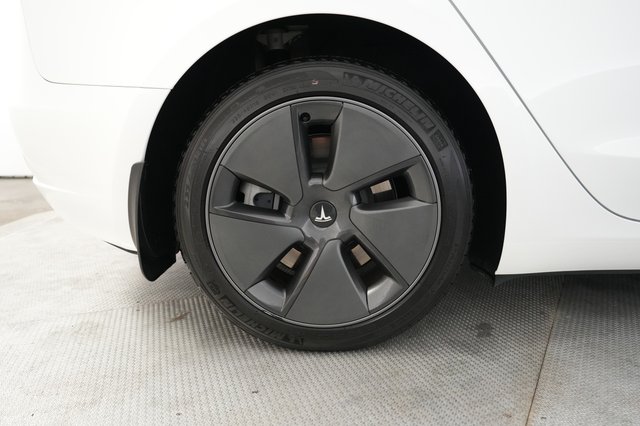 2023 Tesla Model 3 — photo 17 of 28
