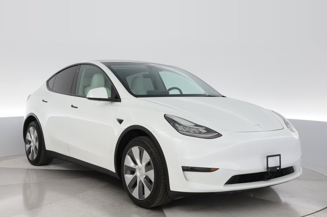 2023 Tesla Model Y — photo 9 of 22