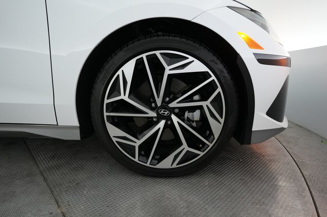 2024 Hyundai IONIQ 6 — photo 16 of 23