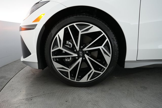 2024 Hyundai IONIQ 6 — photo 15 of 23