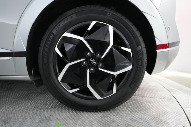 2024 Hyundai IONIQ 5 — photo 7 of 23