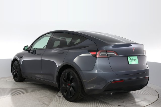 2022 Tesla Model Y — photo 11 of 24